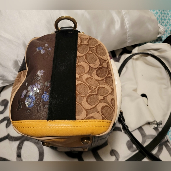 EUC Coach 1941 Shuffle Satchel - Picture 6 of 12